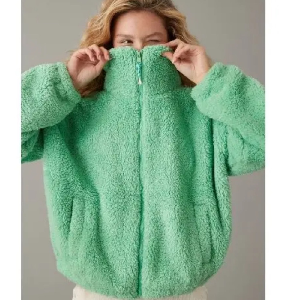 AE Zip-Up Bear Hug Sherpa Jacket💚💚